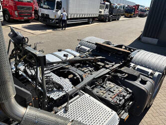 2011-mercedes-benz-actros-1458767-47562596