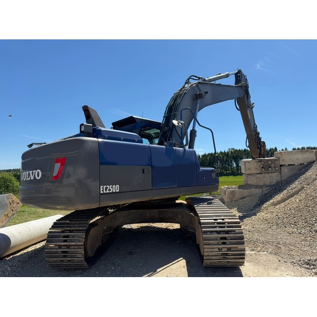 2014 Volvo EC220DL-47588179