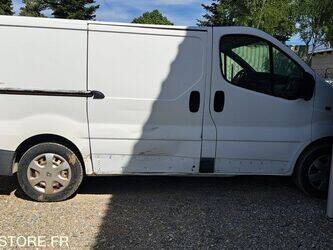 2005-renault-traffic-47591996