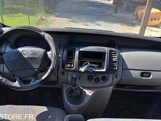 2005-renault-traffic-47592002