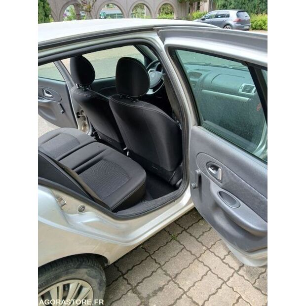 2009 رينو Clio-47592029