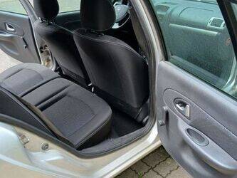 2009-renault-clio-1459018-47592029