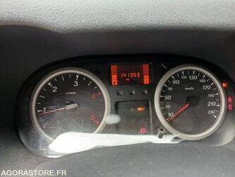 2009-renault-clio-1459018-47592034