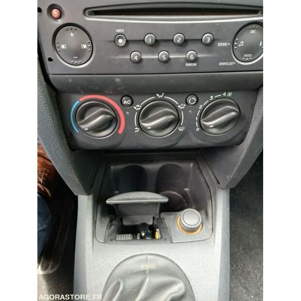 2009 رينو Clio-47592035