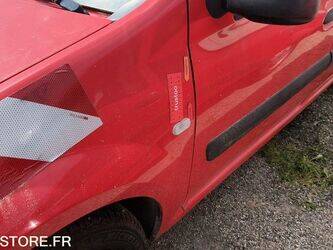 2011-dacia-logan-1459019-47592071