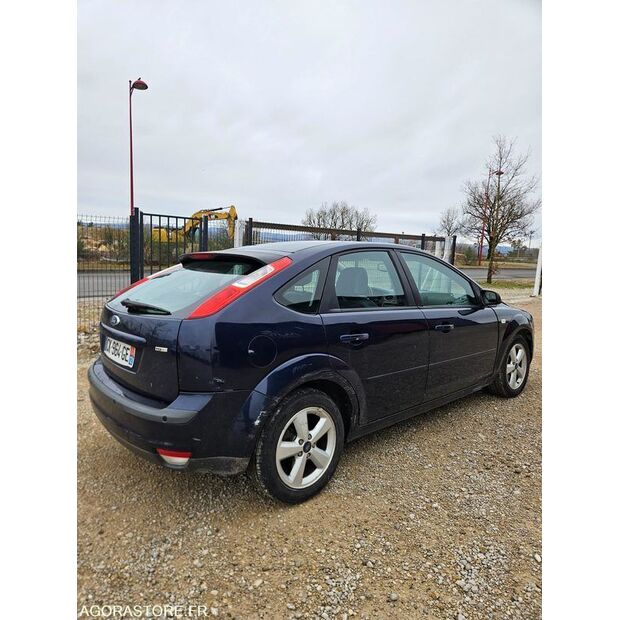 2006 Ford Focus-47592731