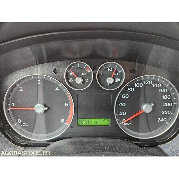 2006 Ford Focus-47592733