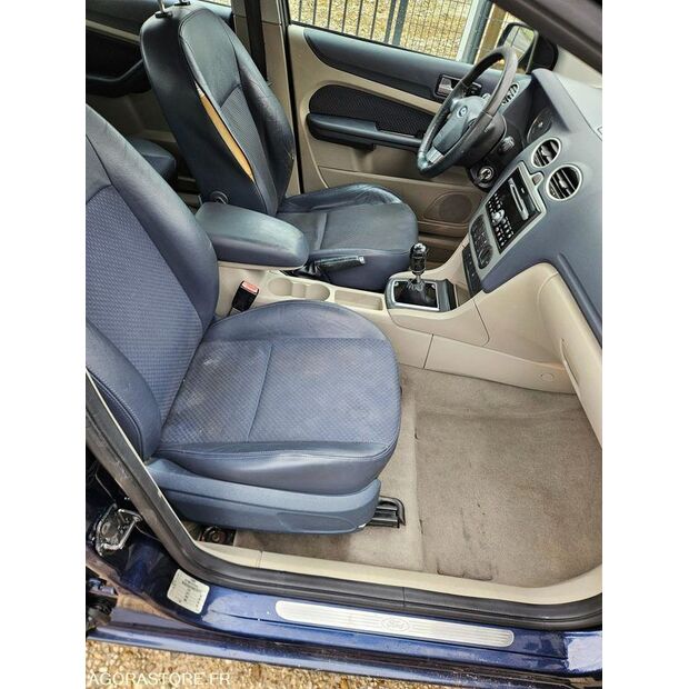 2006 Ford Focus-47592735