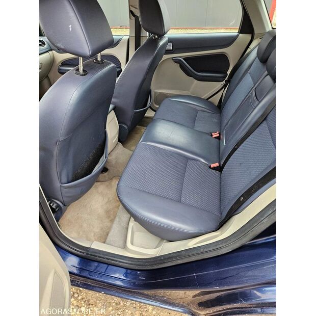 2006 Ford Focus-47592738