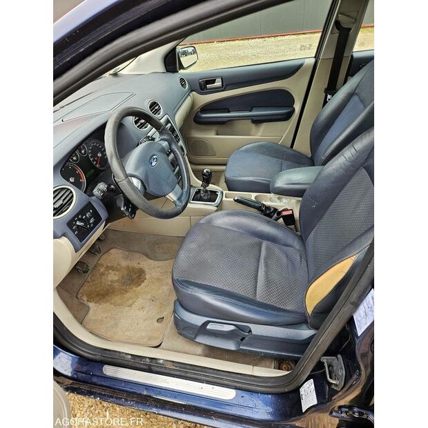 2006 Ford Focus-47592739