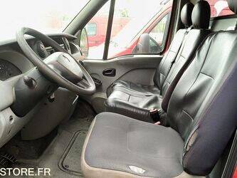 2009-renault-master-1459040-47592795