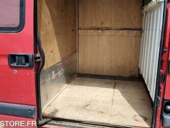 2008-renault-master-1459042-47592960