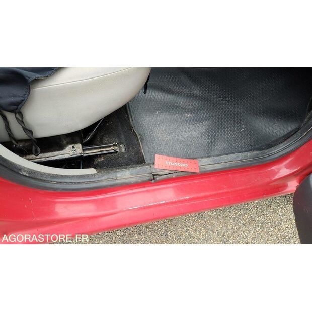 2011 Dacia LOGAN-47593109