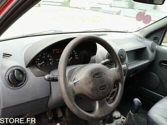 2011-dacia-logan-1459046-47593120