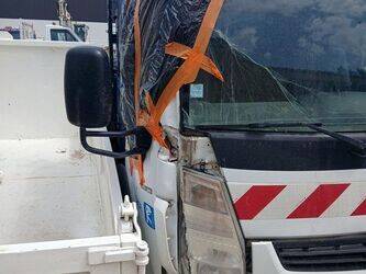 2011-renault-maxity-1459048-47593198