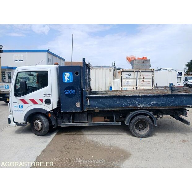 2011 Renault Maxity-47593199
