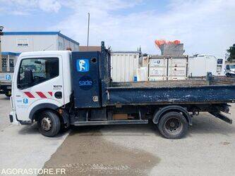 2011-renault-maxity-1459048-47593199