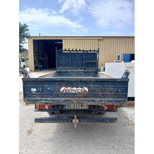 2011 Renault Maxity-47593200