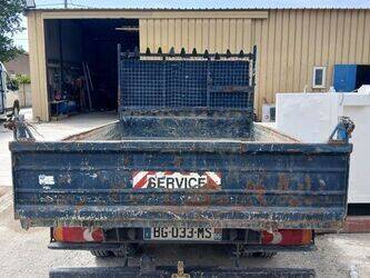 2011-renault-maxity-1459048-47593200