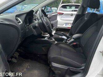 2016-citroen-c4-1459056-47593520