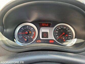 2007-renault-clio-1459064-47593769