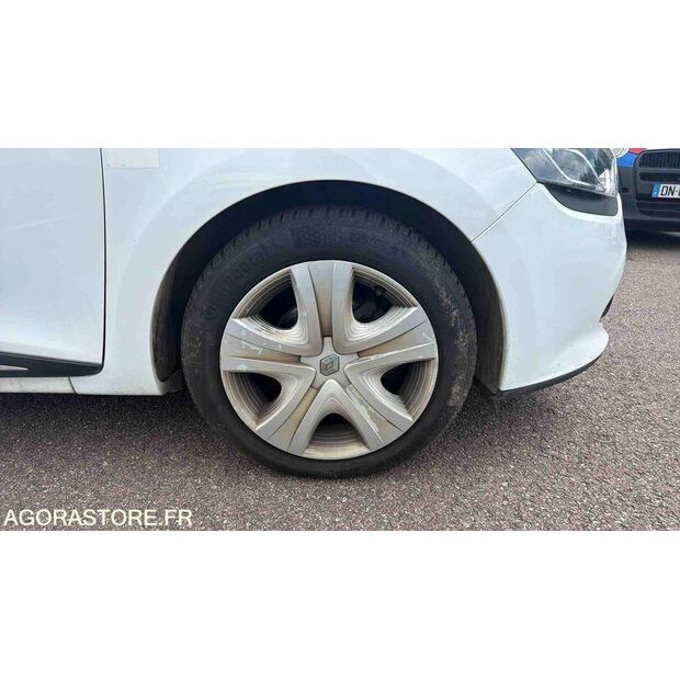 2013 رينو Clio-47593883