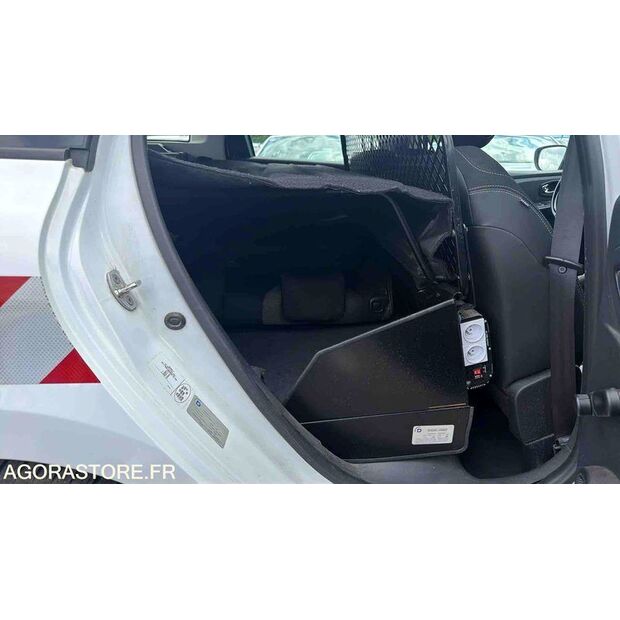 2013 رينو Clio-47593888