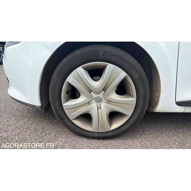 2013 رينو Clio-47593893