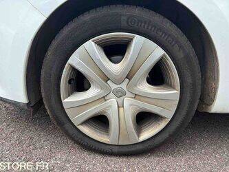 2013-renault-clio-1459068-47593893