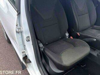 2013-renault-clio-1459068-47593897