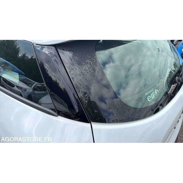 2013 رينو Clio-47593898