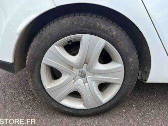 2013-renault-clio-1459068-47593901