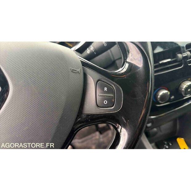 2013 رينو Clio-47593907