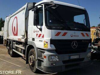 2009-mercedes-benz-2532-1459092-47594754