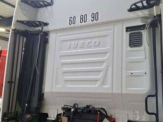 2017-iveco-440s42-1459103-47595152