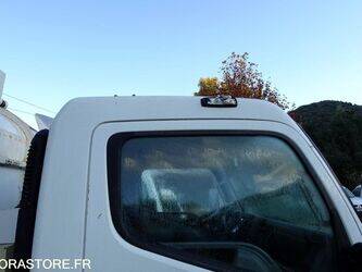 2011-mitsubishi-canter-1459107-47595264