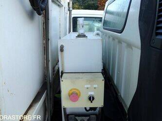 2011-mitsubishi-canter-1459107-47595266