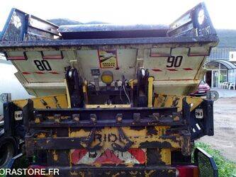 2011-mitsubishi-canter-1459107-47595270