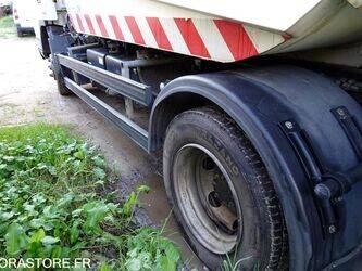 2011-mitsubishi-canter-1459107-47595278
