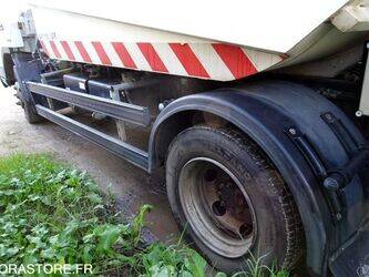 2011-mitsubishi-canter-1459107-47595279