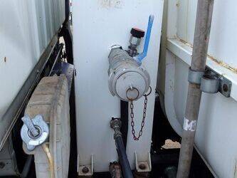 2011-mitsubishi-canter-1459107-47595281