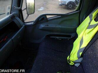 2011-mitsubishi-canter-1459107-47595288