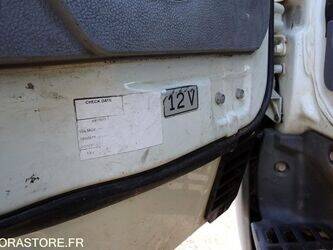2011-mitsubishi-canter-1459107-47595294