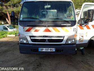 2011-mitsubishi-canter-1459107-47595302