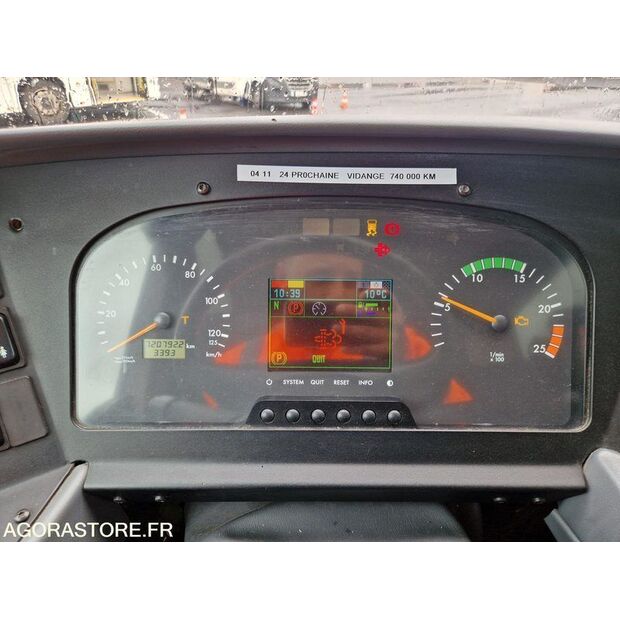 2015 Mercedes-Benz Tourismo-47595865