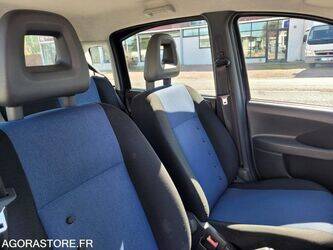 2011-fiat-panda-1399481-47596446