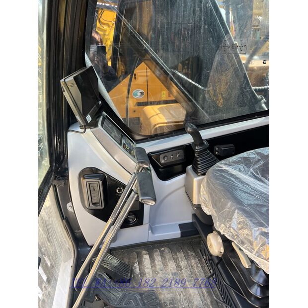 2025 Hyundai 220HD-47596848