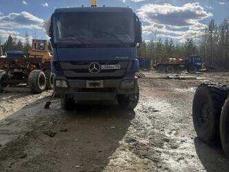 2011-mercedes-benz-3341-1260783-47598923