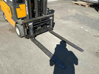 2002-jungheinrich-efg-vac-16-47599955