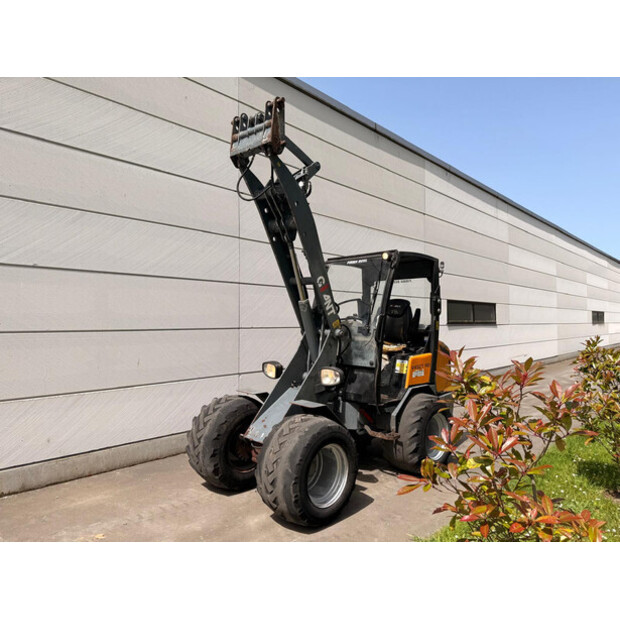 2012 GiANT V452T HD-47599979